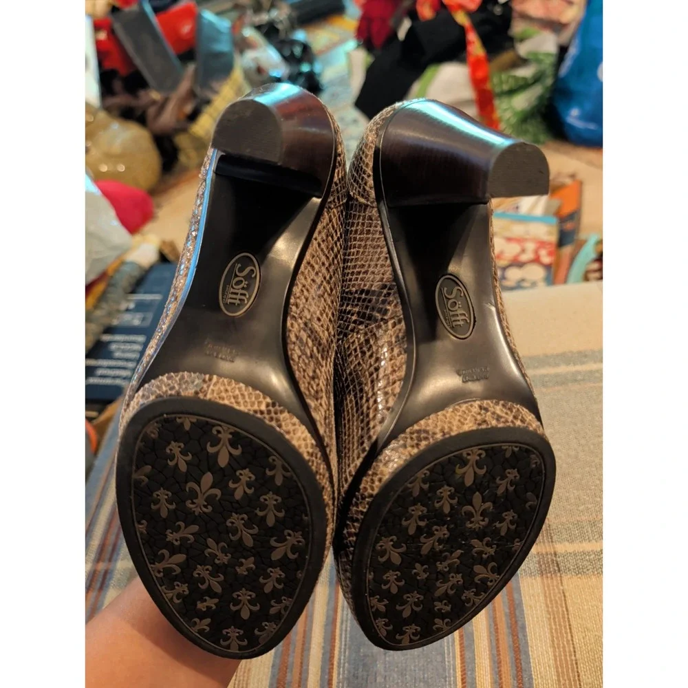 Women's New Sofft Brown Leather Snake Embossed Pumps Heels Shoes size 9M